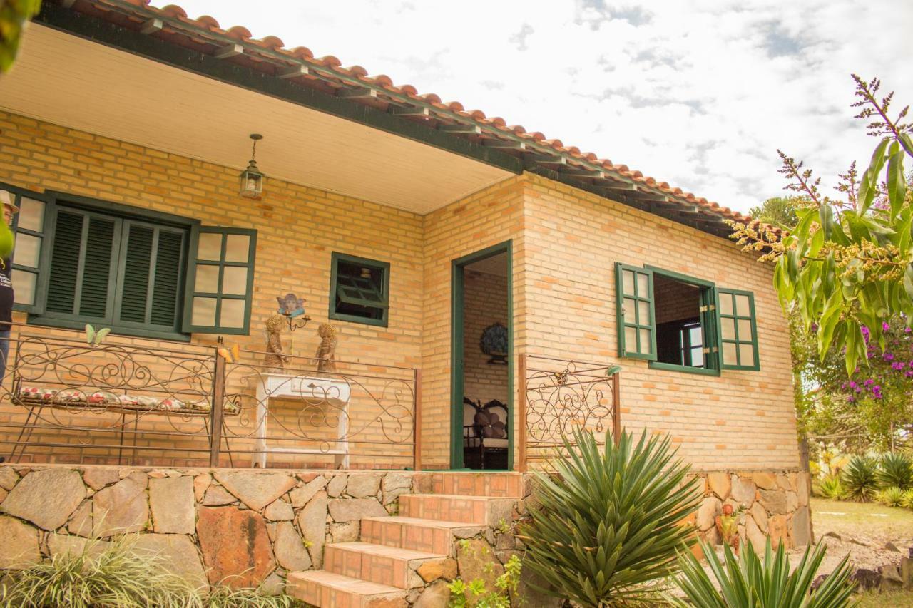 Verdes Em Cantos Pousada Carrancas Luaran gambar